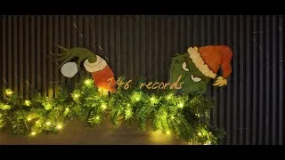 Thumbnail: 🎄🎁🎅 VLOG Шинэ жилийн гацуураа чимэглэлээ. Зул сарын мэнд заваан амьтад минь..