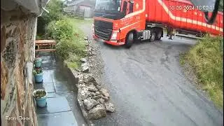 Thumbnail: Lorry overturns, spilling tonnes of animal feed - mind the ga,,, bend! - Cornwall