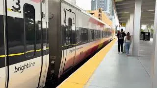 Thumbnail: Long Brightline train arriving at Ft. Lauderdale