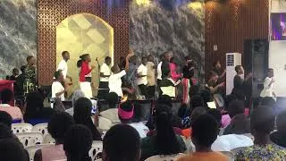 Thumbnail: Dance performance in church 