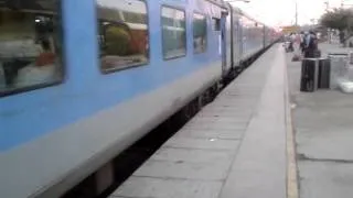 Thumbnail: Shan-e-Punjab and Kalka Shatabdi parallel action entering Ambala Cantt.