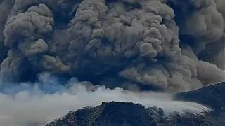 Thumbnail: Car-Sized Molten Boulders Tumble Down El Reventador Volcano (Aug 27, 2026)