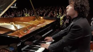 Thumbnail: Robert Schumann – Piano Concerto in A minor, Maxim Lando – piano, Jong-Jie Yin, Sinfonietta Cracovia