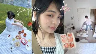 Thumbnail: Slice of Life: Spring Days Calls for a Picnic, A Cozy Baking Vlog (Strawberry & Egg Sandwiches)