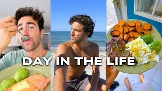 Thumbnail: living the healthy life by the beach