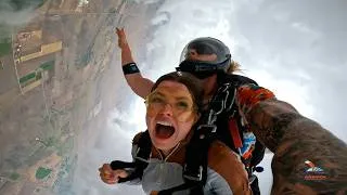 Thumbnail: I went SKYDIVING!!