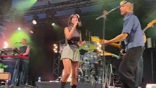 Thumbnail: MEAU - Nergens Liever (Live @ Openluchttheater De Goffert, Nijmegen)