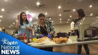 Thumbnail: Content creator visits evacuees from First Nation in Ontario to share skills and laughs | APTN News