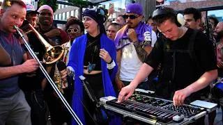 Thumbnail: This RANDOM GUY Pulled up to MY SHOW WITH A TROMBONE [2nd Live Show in NYC]