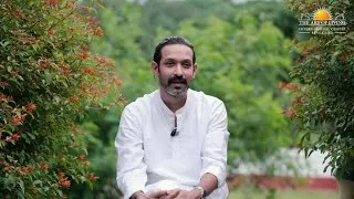 Thumbnail: Vikrant Massey Shares His Experience | Art of Living International Center