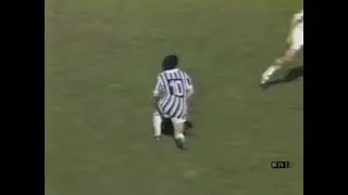 Thumbnail: Michel Platini vs AS Roma - 1986/87 Serie A - All Touches