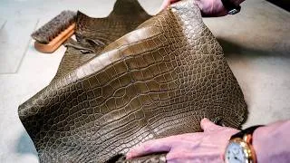 Thumbnail: Making a BESPOKE French Alligator Wallet by HAND