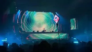 Thumbnail: Pryda - Traveling People Live