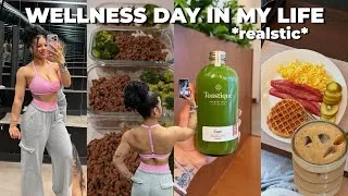 Thumbnail: *realistic* wellness day in life ₊˚ʚ 🌱  everything i ate + upper body day