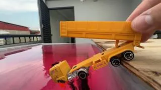Thumbnail: Cars Fall In The Water Welly Cars