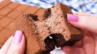 Thumbnail: This Soft Chocolate Bar Has a Fluffy Marshmallow Topping
