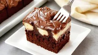 Thumbnail: This Chocolate Cake Comes Out Of The Oven Already Filled (So Creamy!)