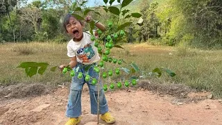Thumbnail: The Mom Shows Off Her Amazing Smart Ideas and USEFUL In Forest #outdoors #survival #bushcraft 
