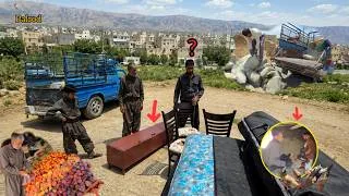 Thumbnail: The secret of nomadic big purchases: from live chickens and cement to tables, chairs and safes