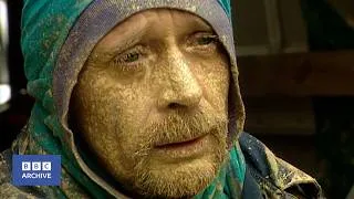 Thumbnail: 1997: The People Who Paint Pylons | Picture This | BBC Archive