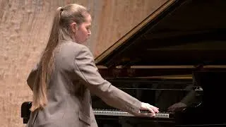 Thumbnail: Carl Vine: Piano Sonata No  1 - Anna Leyerer