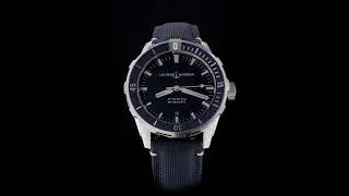 Thumbnail: Ulysse Nardin:  Diver 42mm Blue with fabric strap