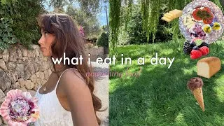 Thumbnail: What i eat in a day 🫐🍞nourishing food, intuitive eating, staying hydrated 