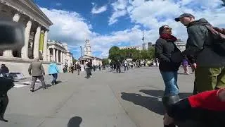 Thumbnail: Busker in Trafalgar Square