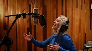 Thumbnail: Amy Bird performing 'Raise It Up'