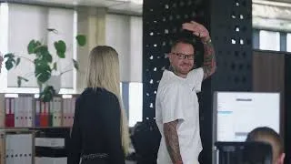 Thumbnail: Phil Godlewski, partner of Atom Global, at the Blockchain Sports HQ!