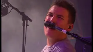 Thumbnail: Arctic Monkeys “I Bet You Look Good on the Dancefloor”Glastonbury Festival, England June 22, 2007