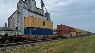 Thumbnail: BNSF 9129 leads a Stack train through Mazon, IL 