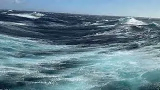 Thumbnail: Ocean waves in Atlantic Ocean
