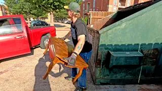 Thumbnail: Great Dumpster Dive at the Off Campus Apartments!