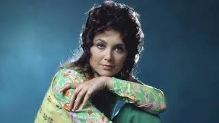 Thumbnail: Suzanne Pleshette's Legendary Hollywood Moment Revisited