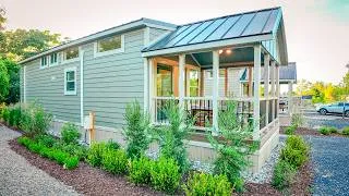 Thumbnail: Dentro de una Mini Casa de 400 Pies Cuadrados con Segundo Piso