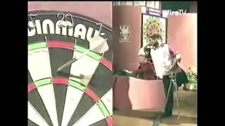 Thumbnail: Alan Chaffey † the 1-legged dartsplayer against Steve Beaton in 1994
