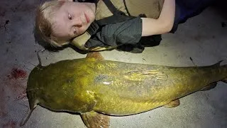 Thumbnail: Fishing for Big Fall Catfish! Catfish tips and tricks