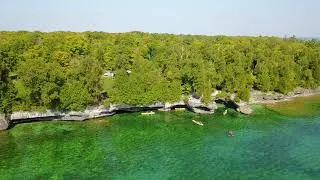 Thumbnail: Cave Point County Park Kayaking Tour