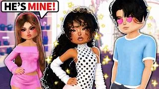 Thumbnail: I Secretly Helped Her BOYFRIEND Beat Her in Dress to Impress!