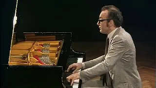 Thumbnail: Alfred Brendel • Franz Schubert - "Wanderer" Fantasy & Introduction Engl. Subtitles - REMASTERED