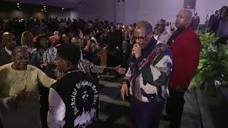 Thumbnail: Presiding Bishop J. Drew Sheard & First Lady Karen Clark Sheard Praying with the Youth