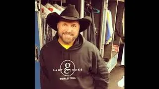 Thumbnail: THUNDER ROLLS - GARTH BROOKS