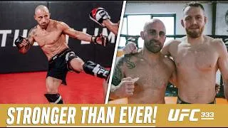 Thumbnail: 'HE LOOKS UNSTOPPABLE!' Volkanovski TERRIFIES Fans With Insane UFC 333 Training Footage