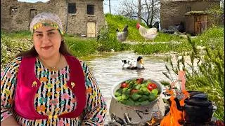 Thumbnail: From Grape Leaves to a Traditional Meal / Peaceful Spring Village Life in Iran 🍇🍅🛖🐓