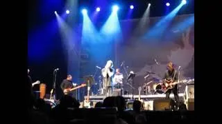 Thumbnail: The National - England - 2009-05-03 Live at Radio City Music Hall [Complete Audio, Partial Video]