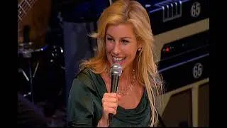 Thumbnail: faith hill in concert 2009