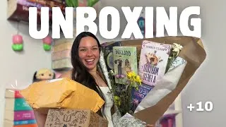Thumbnail: ABRIENDO LOS REGALOS DE MI CUMPLEAÑOS 🎂✨+10 libros nuevos, ediciones especiales y un ramo de libros💐
