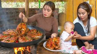 Thumbnail: Cozy dinner with love: Duong cooked giant fried catfish & mustard greens soup for Nhi, Khoi & Tuyet