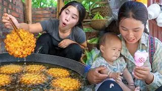 Thumbnail: Fresh corn harvest for market sale — Cooking crispy corn pancakes & fried fish for Nhi, Khoi & Tuyet